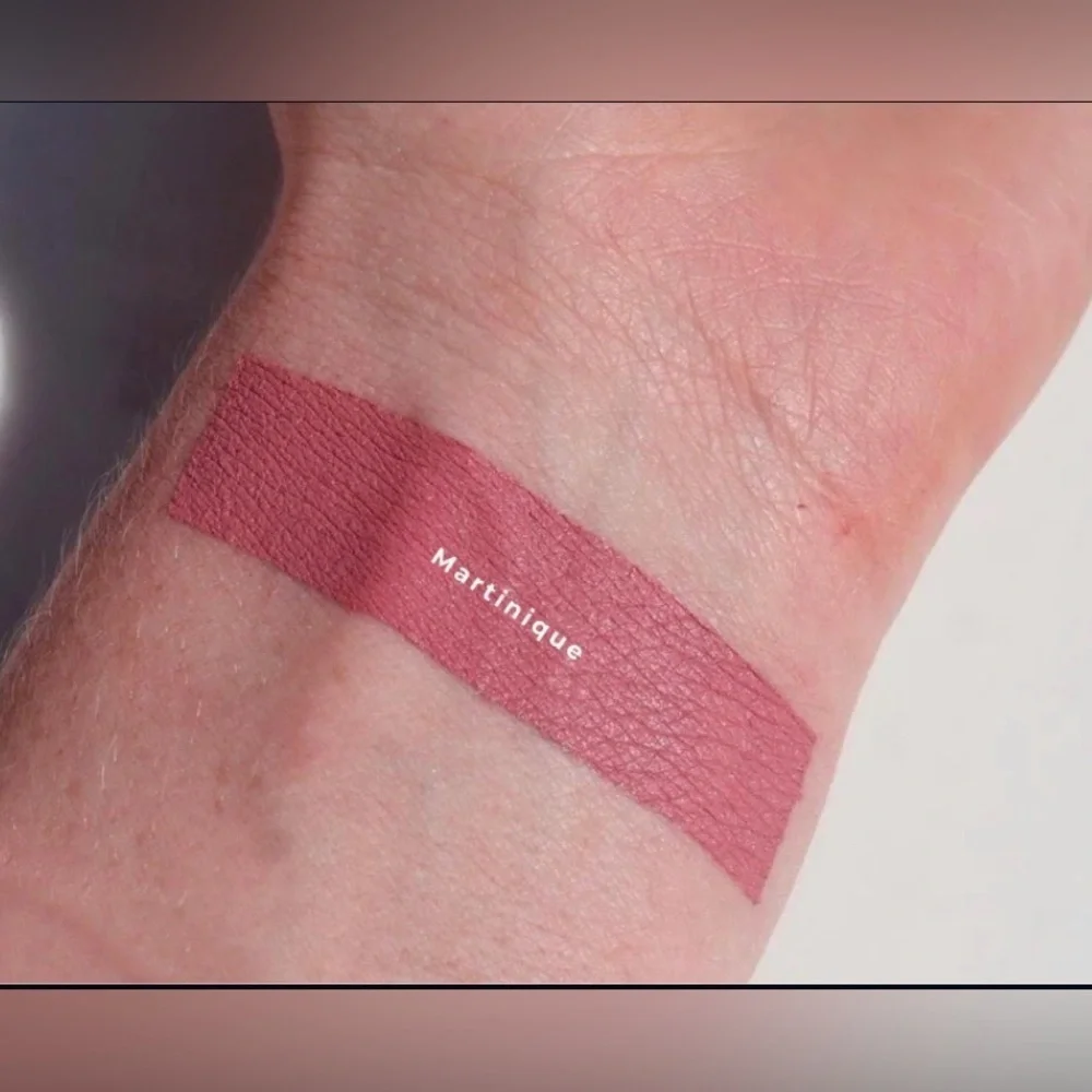 Kiss & Smink Lip Crayon Pen in Marietas